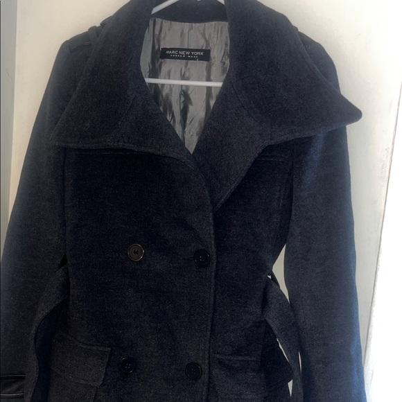 Stylish Black Trench Coat for Women - Picture 3 of 12